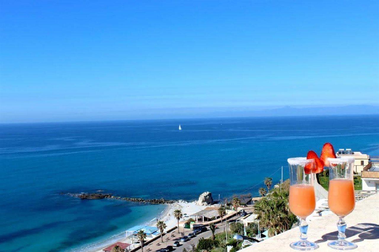 Hotel Terrazzo Sul Mare Тропеа Екстер'єр фото