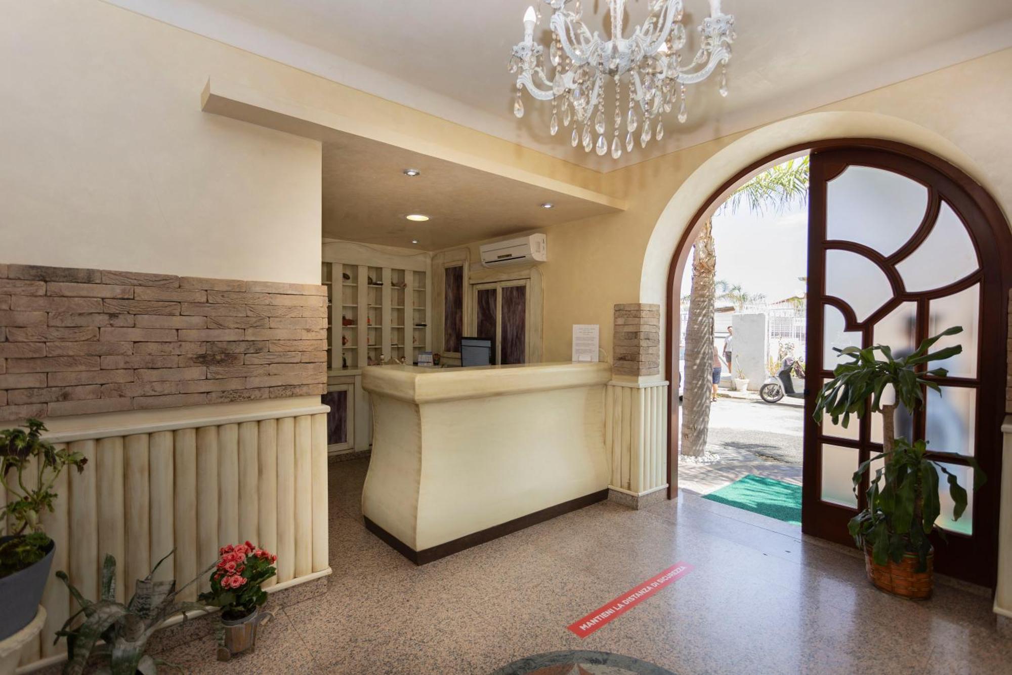 Hotel Terrazzo Sul Mare Тропеа Екстер'єр фото