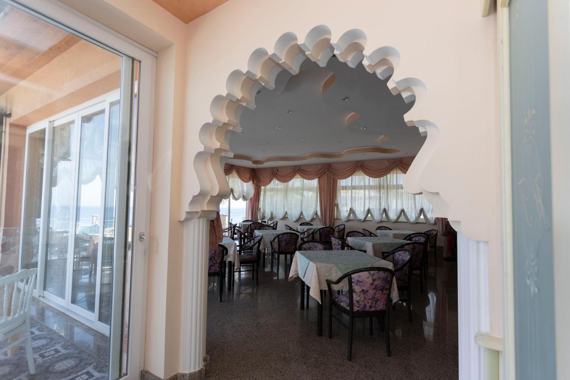 Hotel Terrazzo Sul Mare Тропеа Екстер'єр фото