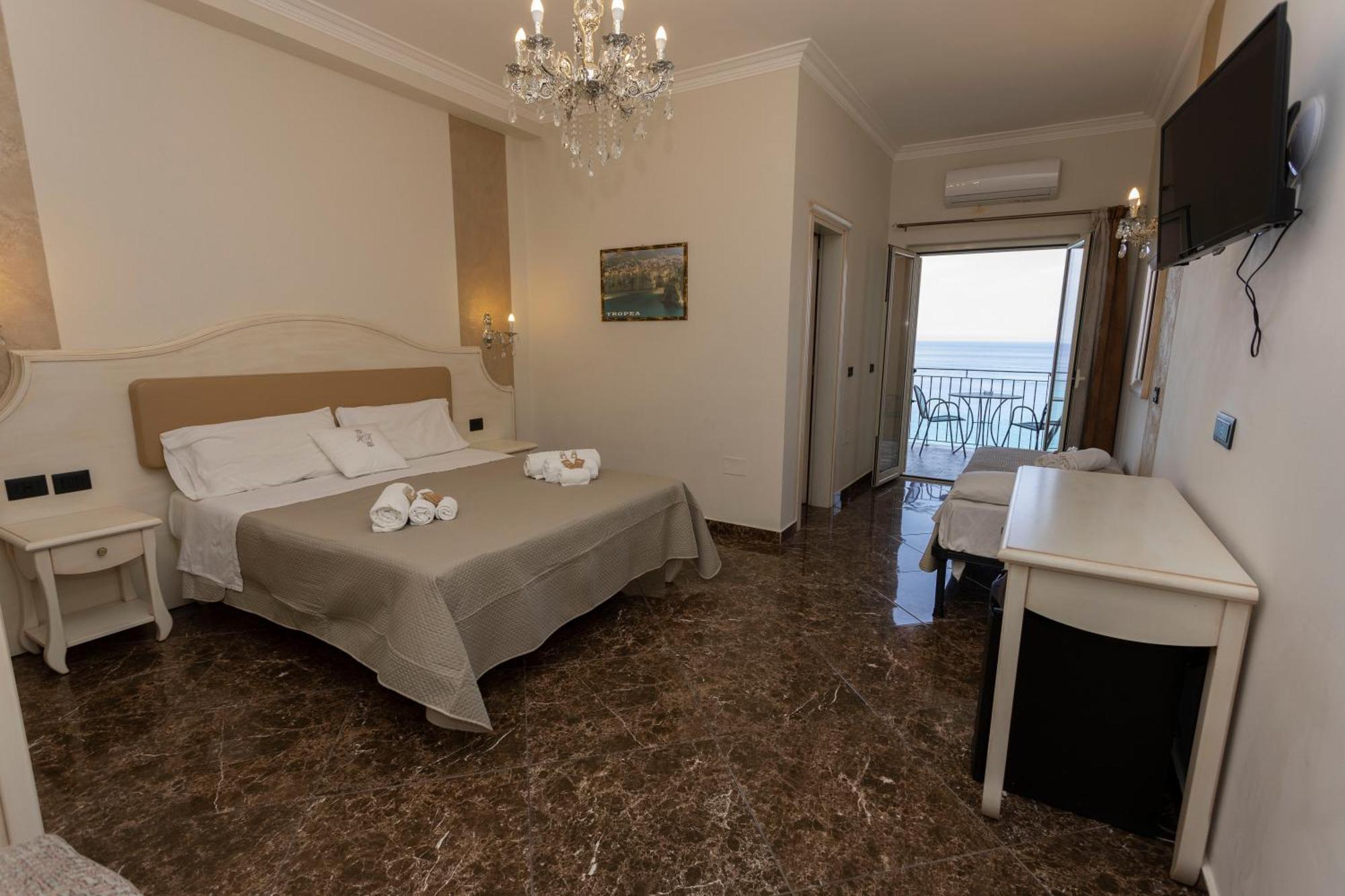 Hotel Terrazzo Sul Mare Тропеа Екстер'єр фото