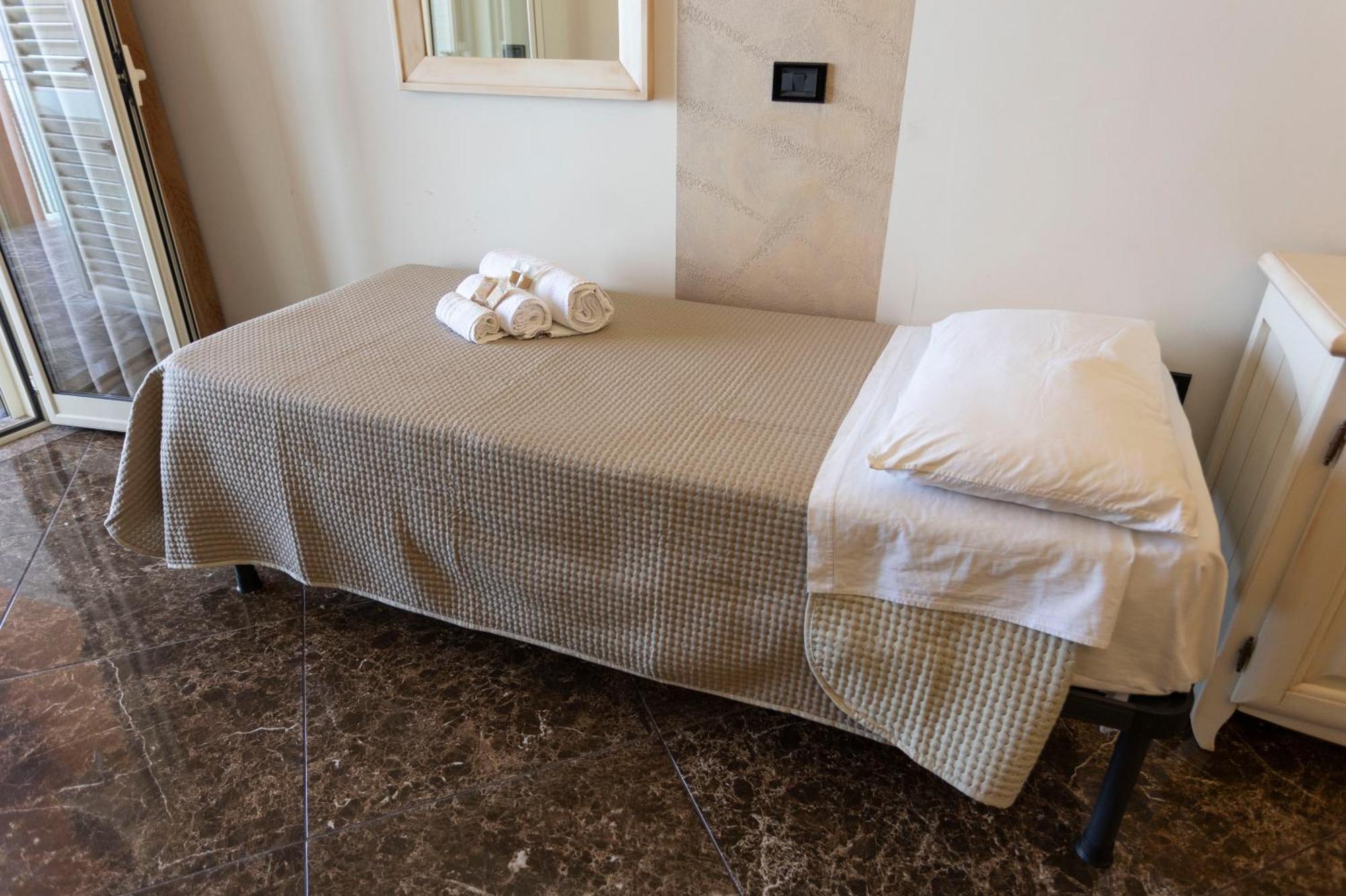 Hotel Terrazzo Sul Mare Тропеа Екстер'єр фото